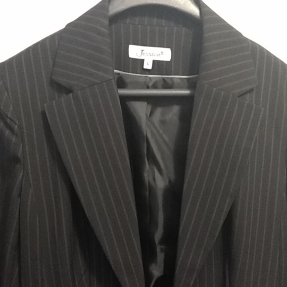 Black stripe blazer with belt -  US6 - NWOT - Picture 2 of 5